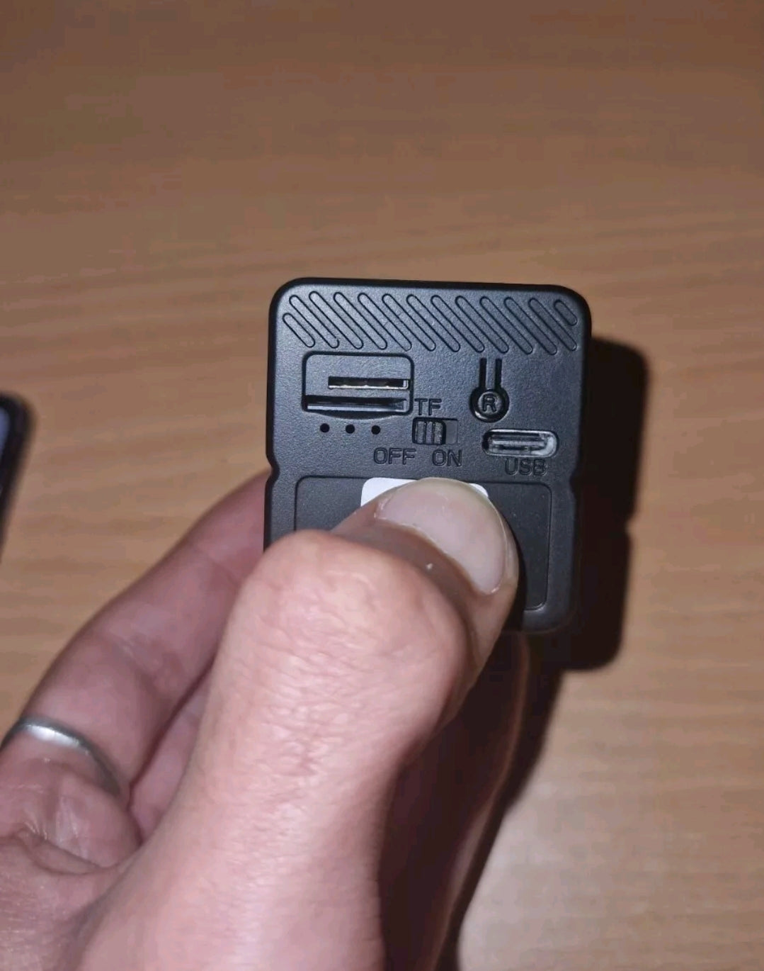 MINI CAMERA 4G 72H D'AUTONOMIE VISION PAR APPLICATION EN DIRECT VTCWORLD