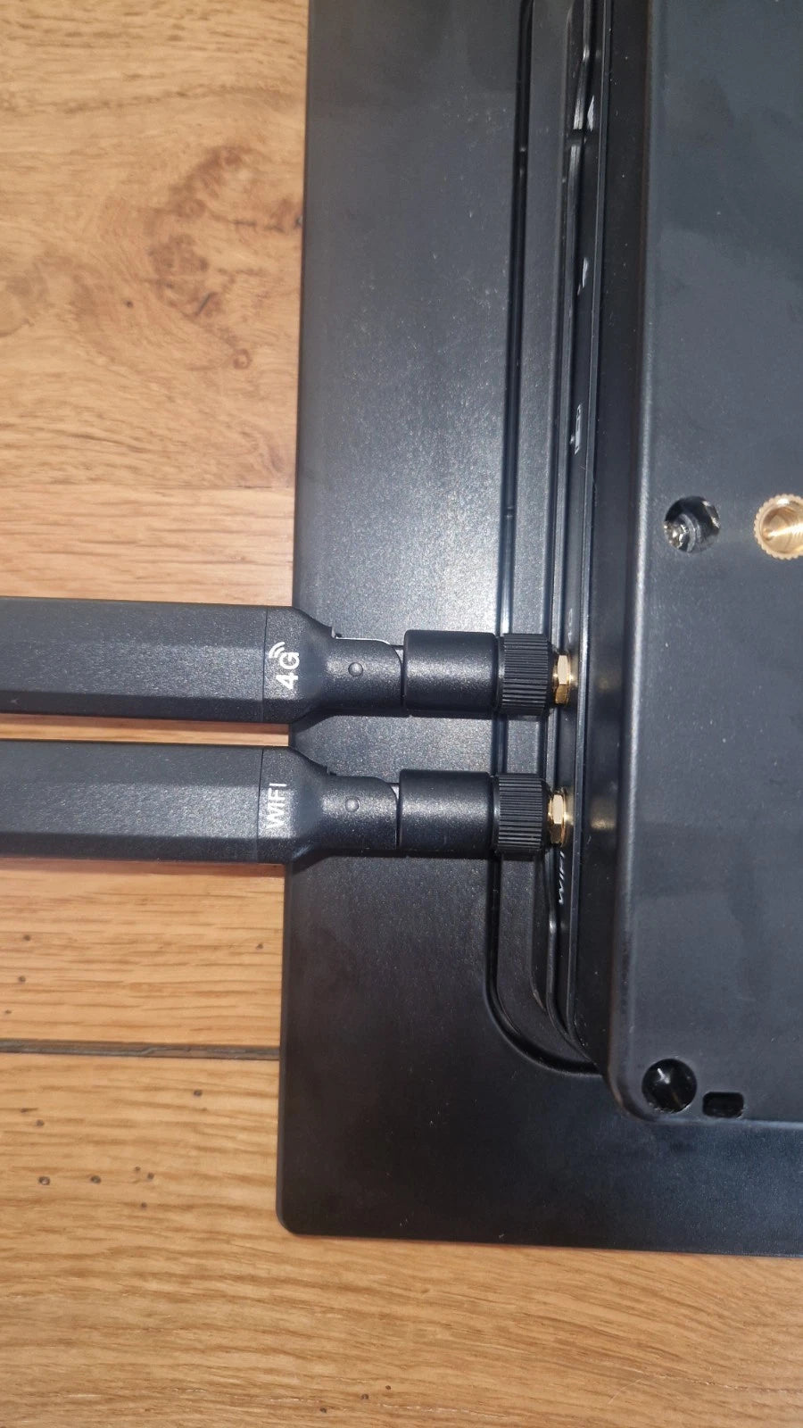 Caméra Solaire 4G/Wifi avec Panneaux de Retransmission et Système Anti-brouilleur