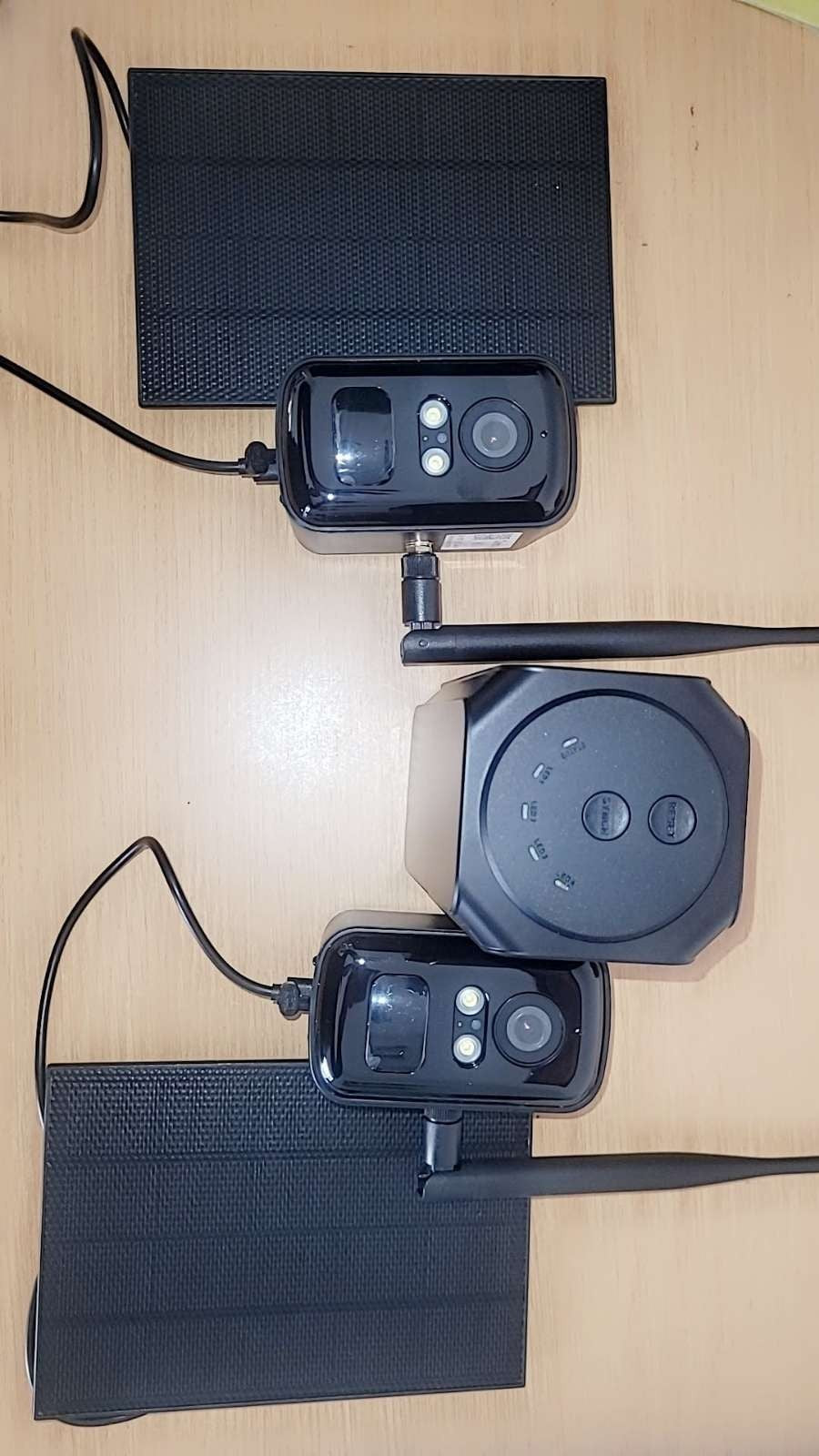 Kit 2 Caméras de Surveillance Solaire WiFi IA avec Station de Contrôle et Panneaux 3W
